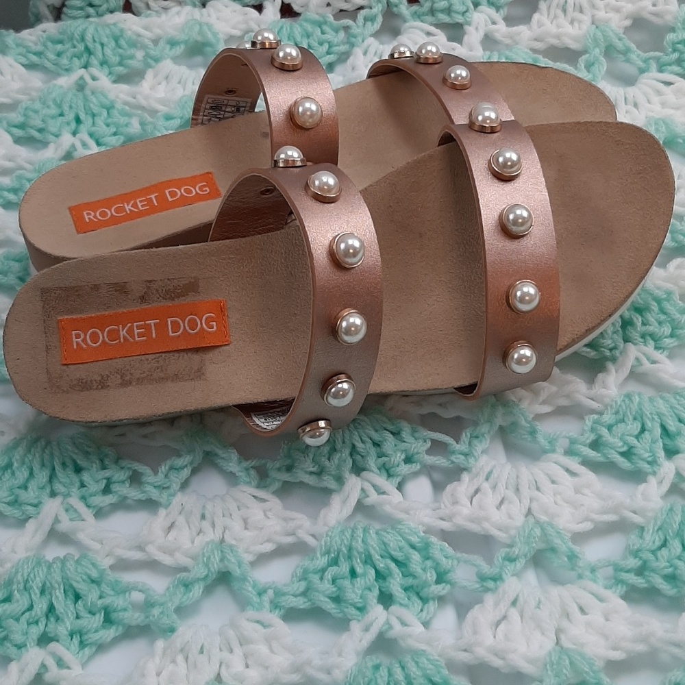 Rocket Dog sandels size 7 copper color